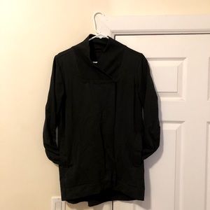 lululemon black wrap with snap closures